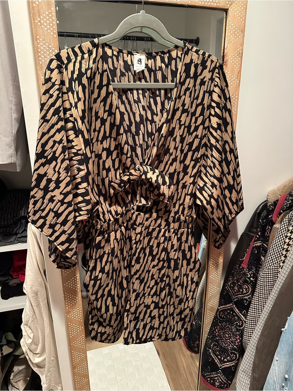 Flawless Printed Romper (S) - Picture 4 of 10